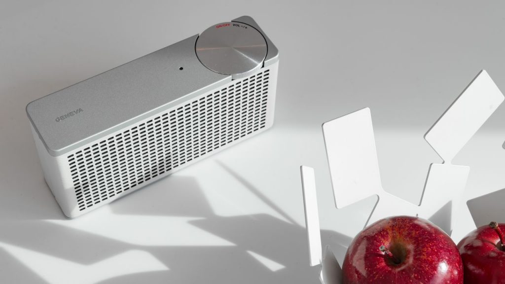 This Stylish Geneva Lab Speaker Touring/xS is Big on Sound